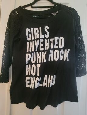 Kim Gordon Lace 3/4 Sleeve Tee